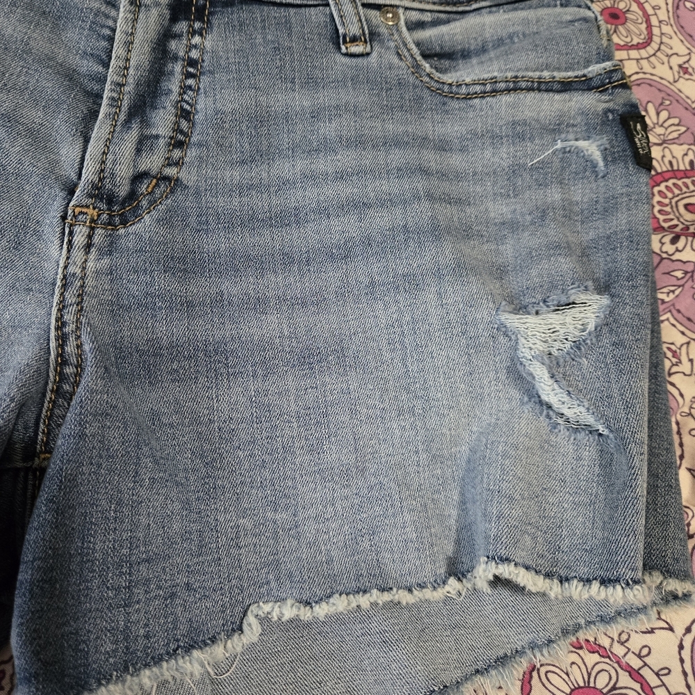 W29 L4 Silver Jeans Co. NWT  Women's Shorts. Suki Short Curvy Fit Mid Rise. - Picture 3 of 14